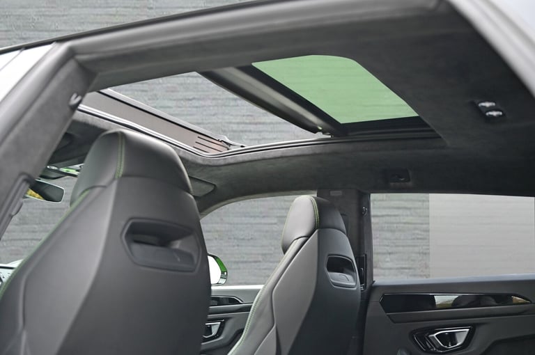 LAMBORGHINI URUS [URBAN NERO] 4.0T V8 BI-TURBO PETROL AUTO 4X4 2022 [71] GREEN