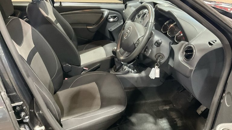 Dacia Duster 1.2 TCe Laureate SUV 5dr Petrol Manual Euro 6 (s/s) (125 ps)