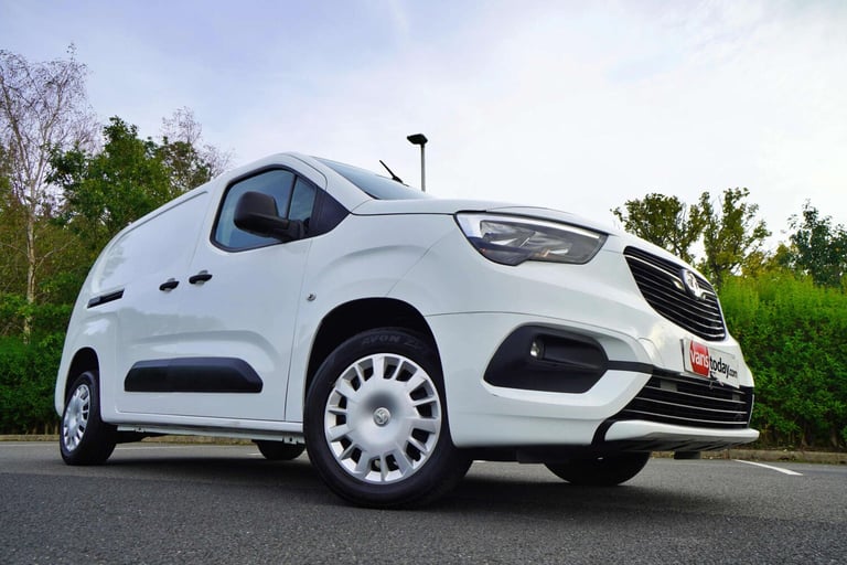 2022 Vauxhall Combo 1.5 Combo 2300 Sportive L2 LWB + 3 Seater + Twin Slider + Top Spec Van Panel ...