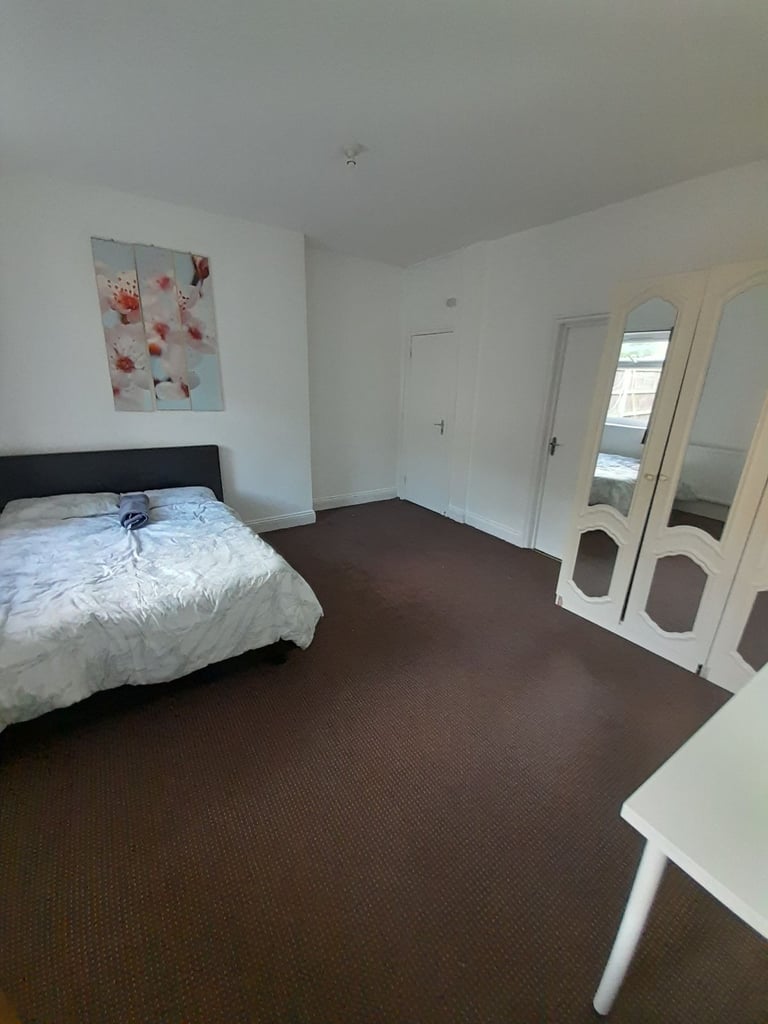 image for Lovely  Singe and Double Room with Bills £550-£850