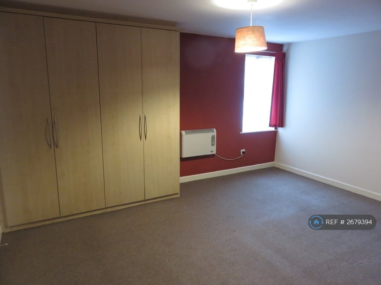 1 bedroom flat in Powell House, Bury, BL9 (1 bed) (#2679394)