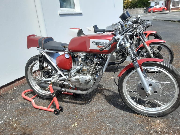 Triumph tiger cub 200cc roadracer.