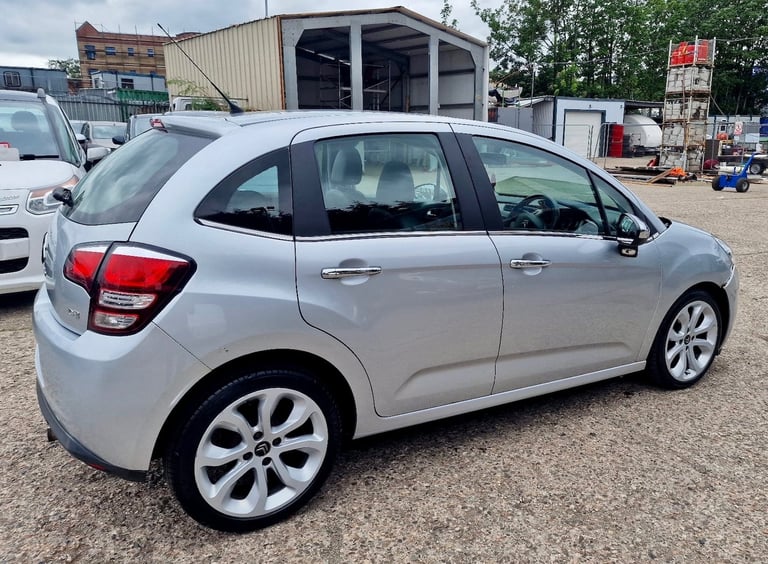 2014 CITROEN C3 SELECTION VTI 1.2 PETROL, 5 DOOR, 1 YEAR MOT, £20/YEAR ROAD TAX.