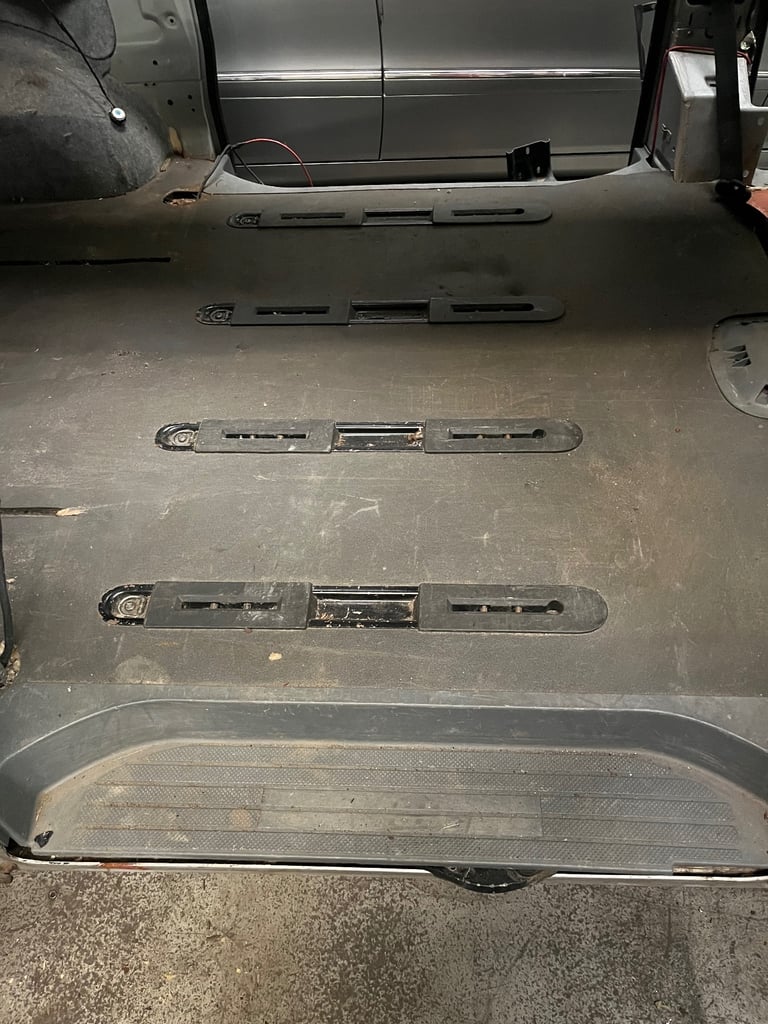 Mercedes Vito windscreen with top tint 2004-2010