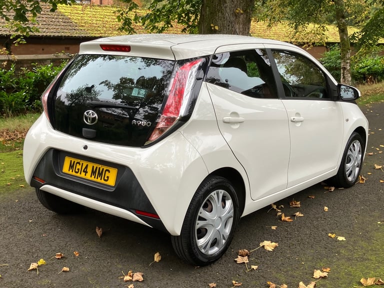 2017 TOYOTA AYGO 1.0 VVTi X-Play 5dr **CARPLAY - TOP SPEC - FULL MOT - ONLY 26,000 MILES**