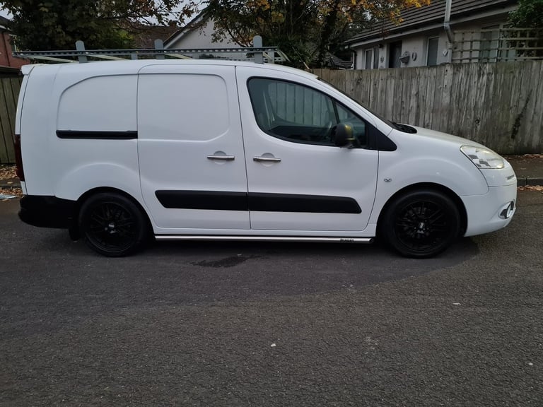 Factory Crew Van  Long Wheel Base Twin Side Loading Doors 2013 Peugeot Partner Professional HDI