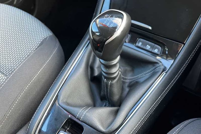 2019 Vauxhall Grandland X 1.2 Turbo SE 5dr HATCHBACK PETROL Manual