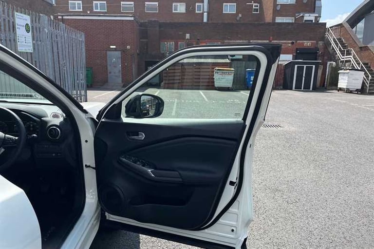 2025 Nissan Juke 1.0 DIG-T N-CONNECTA 5DR Hatchback Petrol Manual