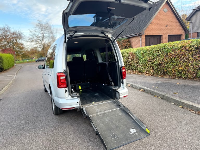 Volkswagen, CADDY MAXI LIFE, MPV, 2017, Semi-Auto, 1968 (cc), 5 doors