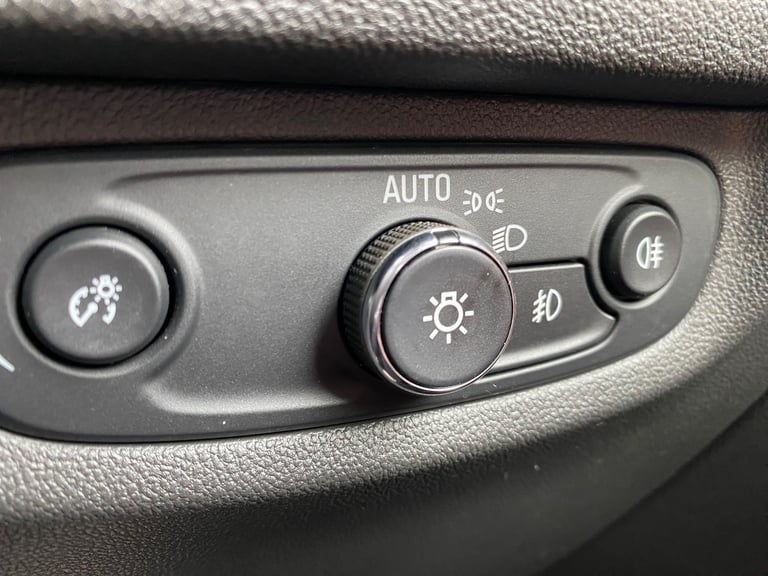 2018 Vauxhall Insignia 2.0 Turbo D BlueInjection Elite Nav Sports Tourer 5dr