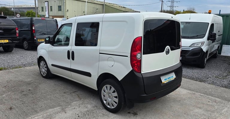 2017 Vauxhall Combo L1H1 2300 CDTI ECOFLEX S/S 5 SEATER COMBI CREW VAN 1.3 CDTI 95ps Van/side win...