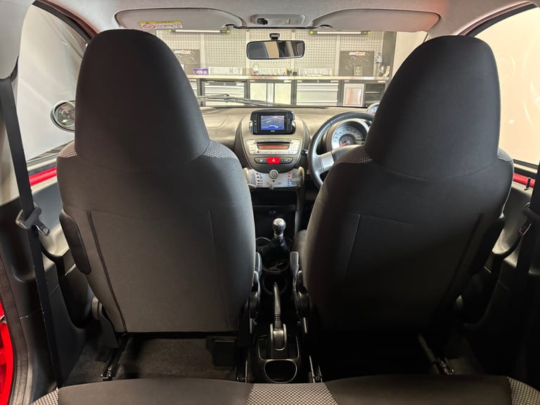 2014 Toyota AYGO 1.0 VVT-i Move with Style 5dr HATCHBACK Petrol Manual