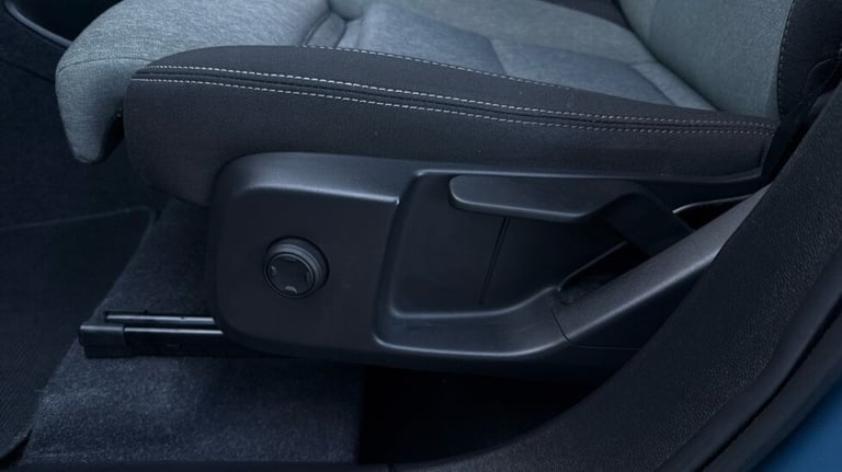 2023 Volvo XC40 Plus, B3 Mild hybrid, Petrol, Dark Estate Petrol Automatic