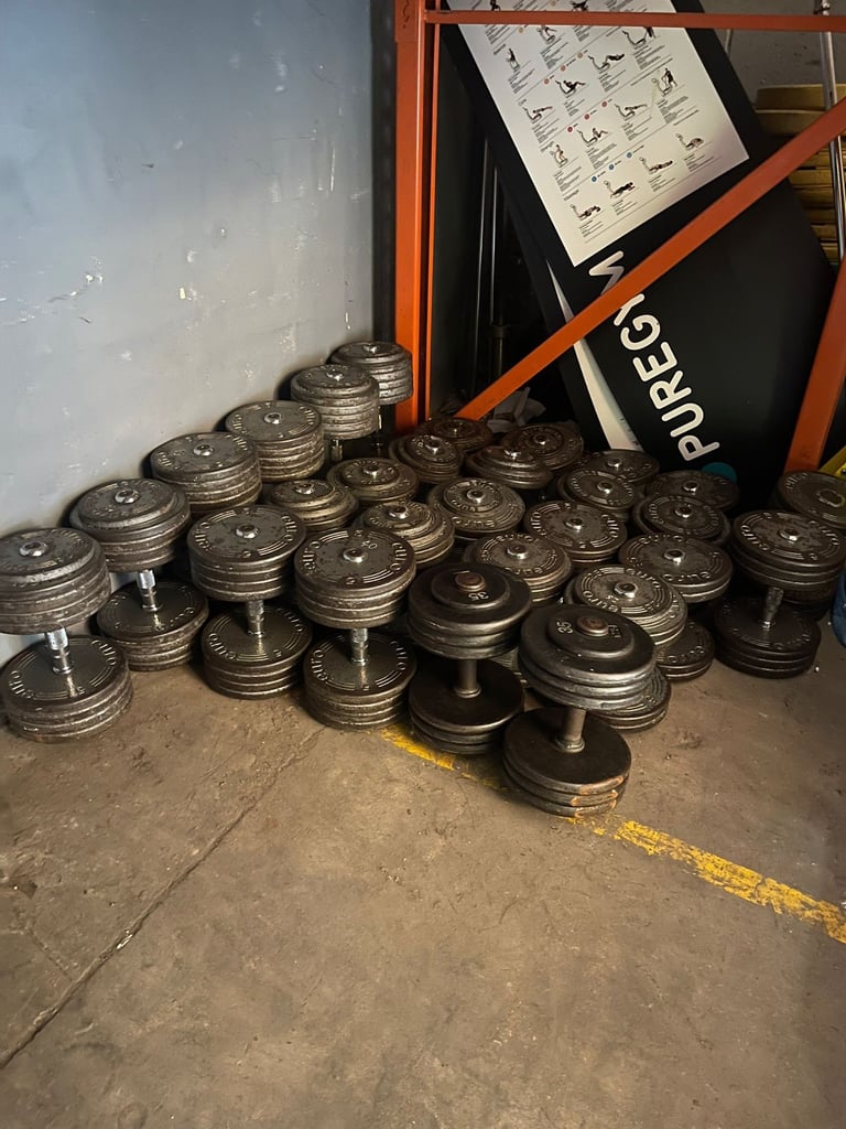 Euro Cast Iron Dumbbells set 10-55kgs Set in 2.5kgs Increment   Price £800 Delivery £200 left 1 set