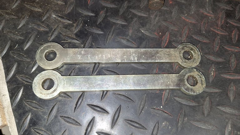 Lowering links for yamaha diversion XJ900S .