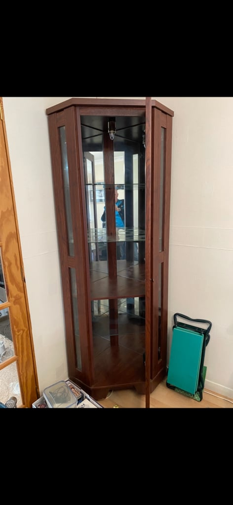 Display cabinet, interior lighting (corner)