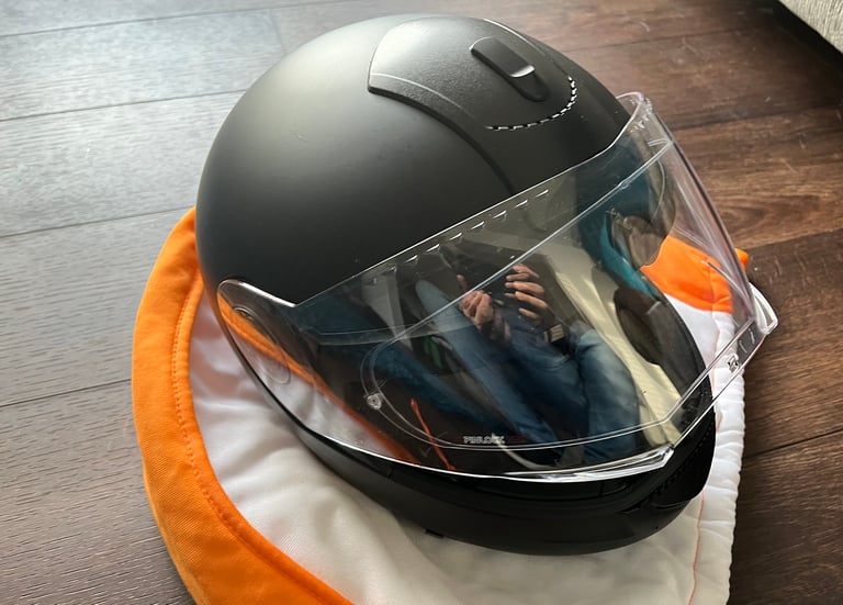 Schubert C3 motorcycle helmet 56/57