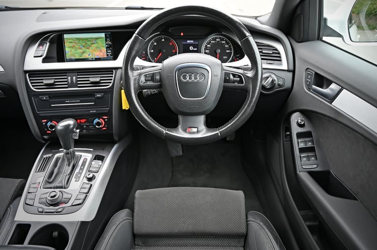 AUDI A4 S LINE 2.0 TDI DIESEL AUTO 5DR SALOON 2009 [59] WHITE