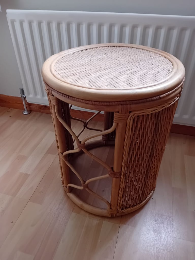 image for Round whicker table