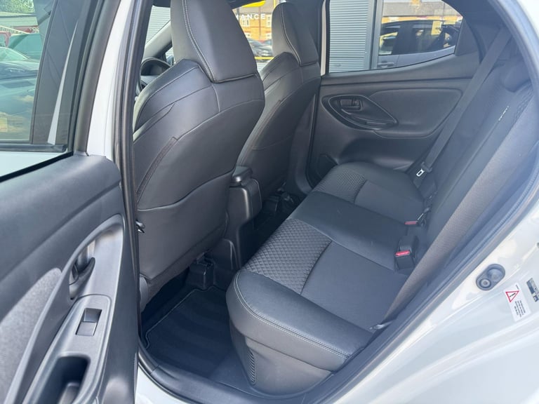 2022 Toyota Yaris 1.5 VVT-h Dynamic E-CVT Euro 6 (s/s) 5dr HATCHBACK Petrol/Electric Hybrid Autom...