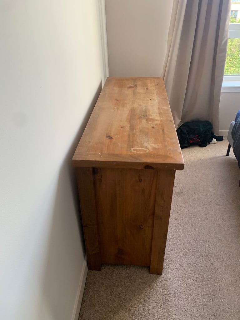 Great chest of drawers in Gorbals