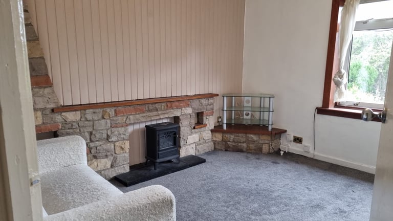 image for Edinburgh Colinton Mains 2 Bedroom property with Garden and car park to rent