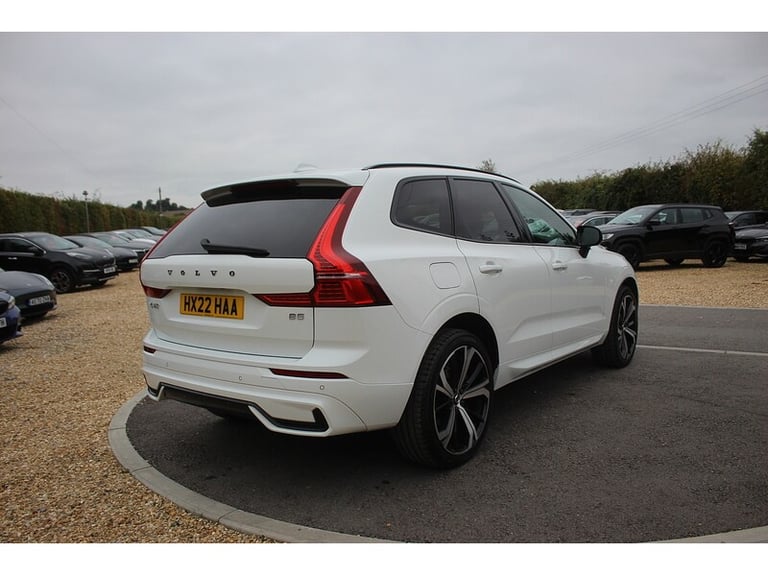 2022 Volvo XC60 B5 MHEV R-Design SUV HYBRID Automatic