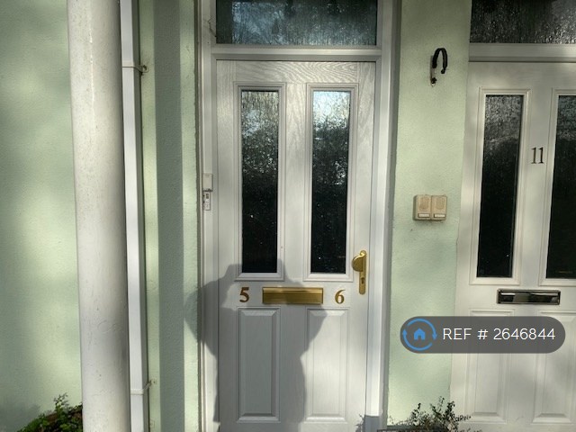 1 bedroom flat in Garth-Mor Court, Neath, SA11 (1 bed) (#2646844)