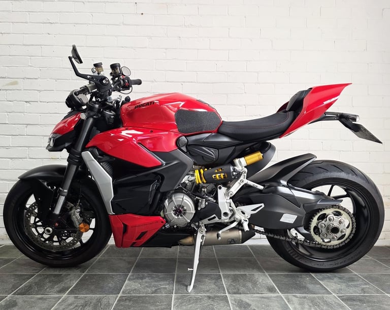 Ducati Streetfighter 955 V2