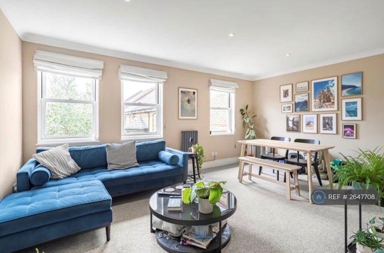 1 bedroom flat in Tonsley Heights, London, SW18 (1 bed) (#2647708)