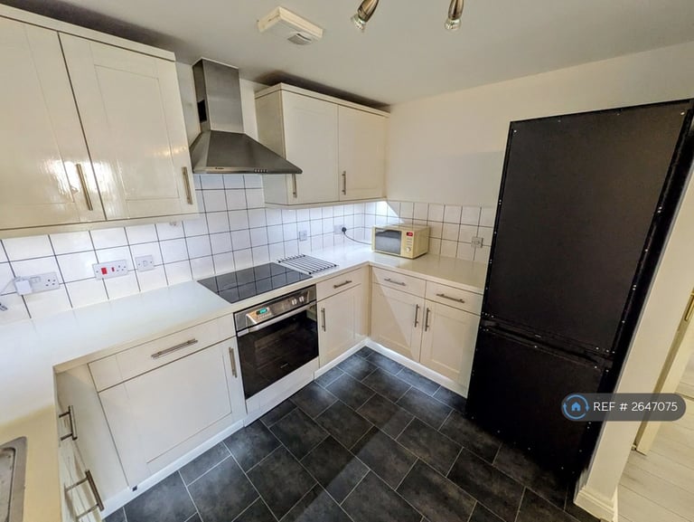 2 bedroom flat in Squires Court, Bristol, BS3 (2 bed) (#2647075)