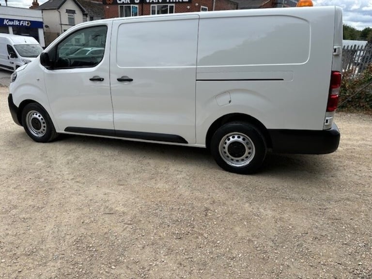 2022 Vauxhall Vivaro 2900 1.5TD Dynamic LWB L2 100PS Medium Van Diesel Manual