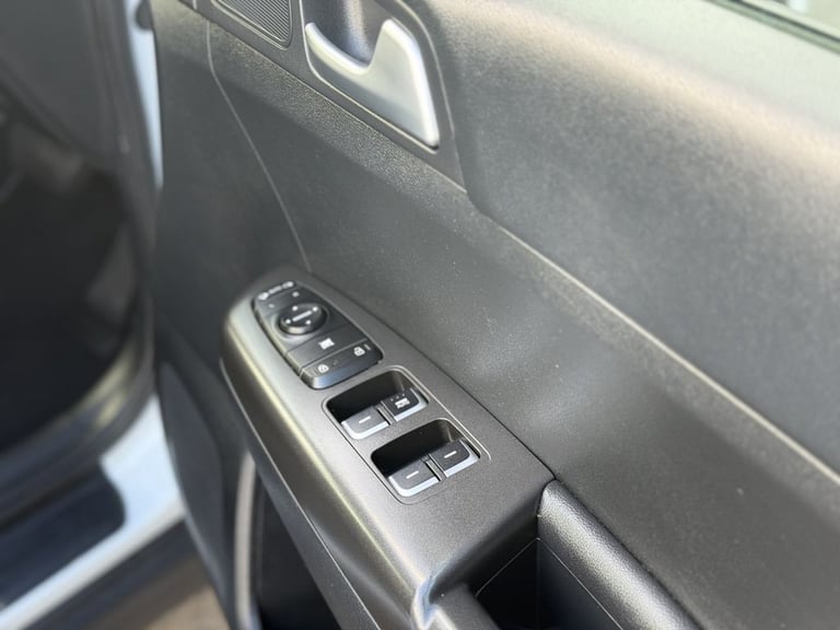 2017 Kia Sportage 1.7 CRDi ISG 2 5dr DCT Auto ESTATE DIESEL Automatic