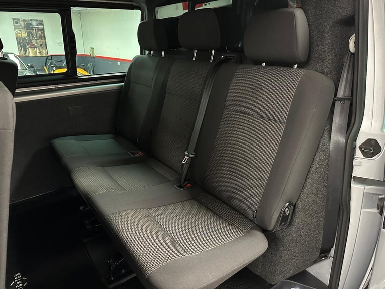 2021 Volkswagen Transporter 2.0 TDI T32 Highline Kombi FWD LWB High Roof Euro 6 (s/s) 5dr WINDOW ...