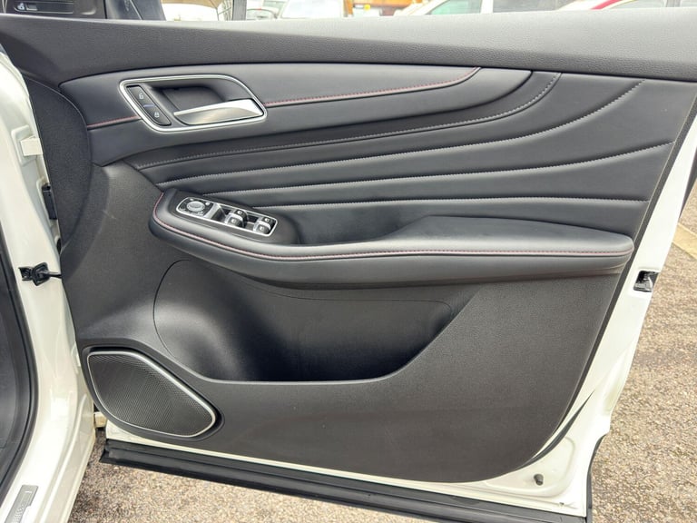 2022 MG MG HS 1.5 T-GDI 16.6kWh Exclusive Auto Euro 6 (s/s) 5dr ESTATE Petrol/Electric Hybrid Aut...