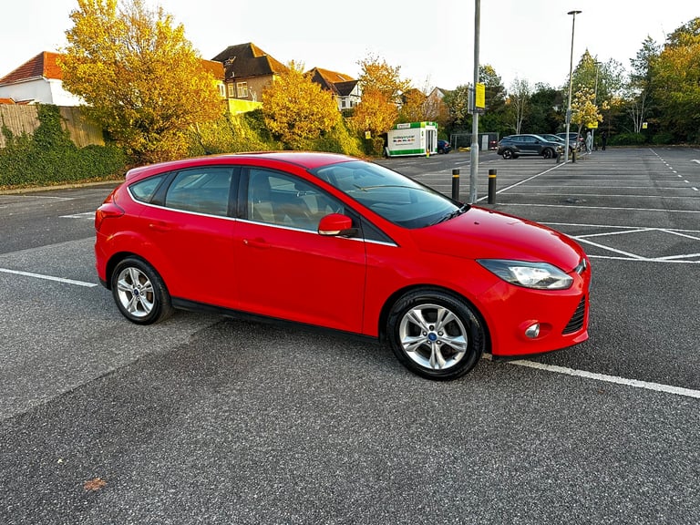 FORD Focus 1.5 Petrol 5 Doors 2013 with Parking Sensors & Low Mileage