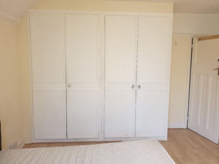 Spacious Double Bedroom in Semi-Detached House – New Malden, KT3 – All Bills Included
