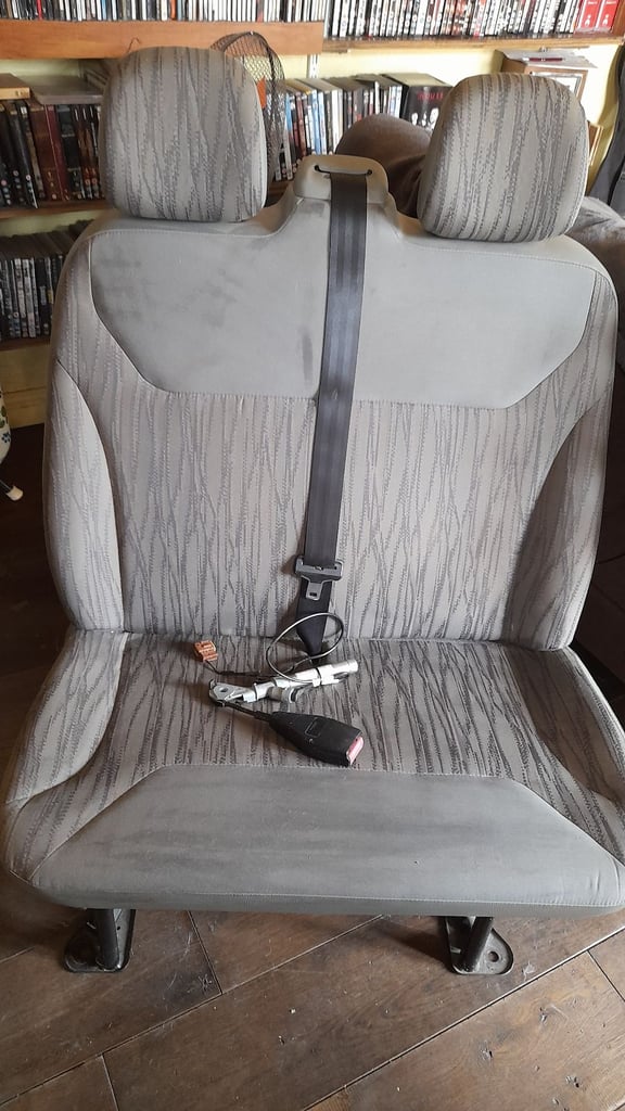 Primastar, Traffic, Vivaro front double passenger seat