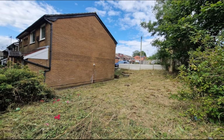 Fully Renovated 3-Bedroom Semi in Chadderton – Available Immediately