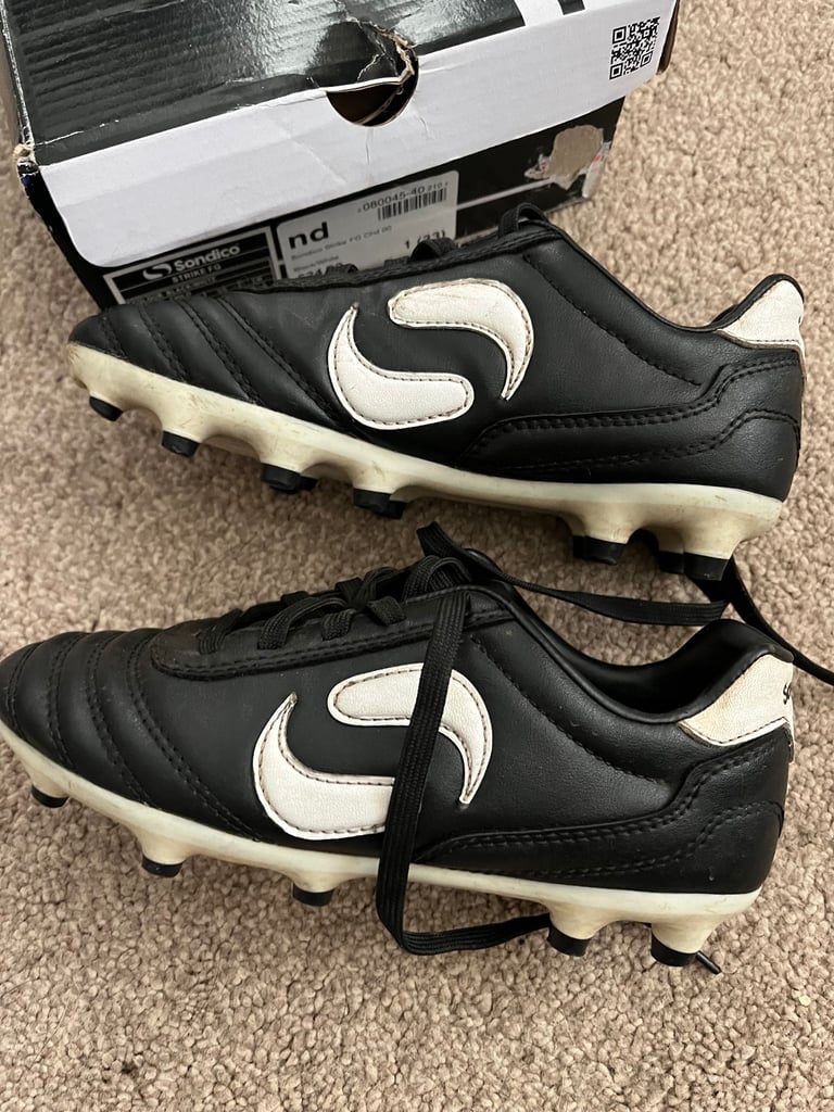 Sondico kids rugby/ football boots size 1