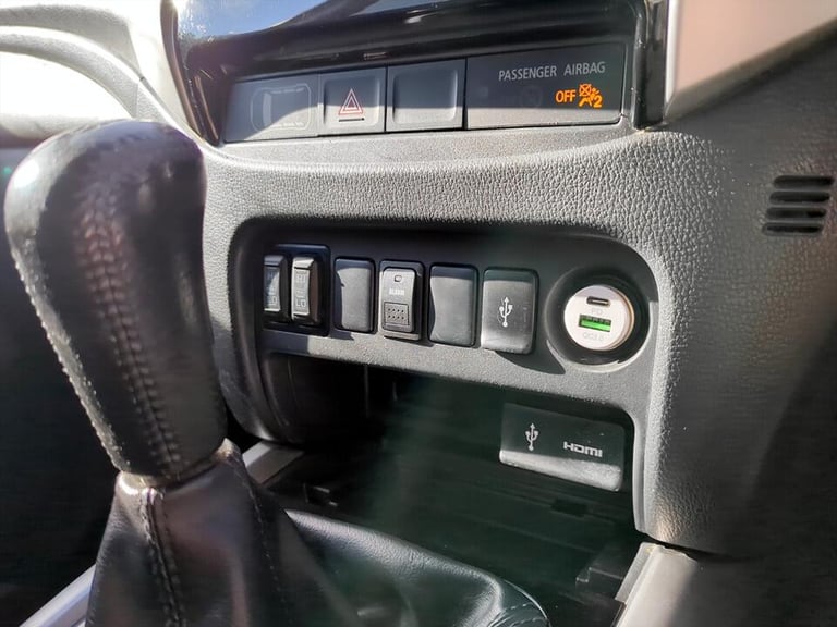 2018 Mitsubishi L200 Double Cab DI-D 178 Barbarian 4WD PICK UP DIESEL Manual