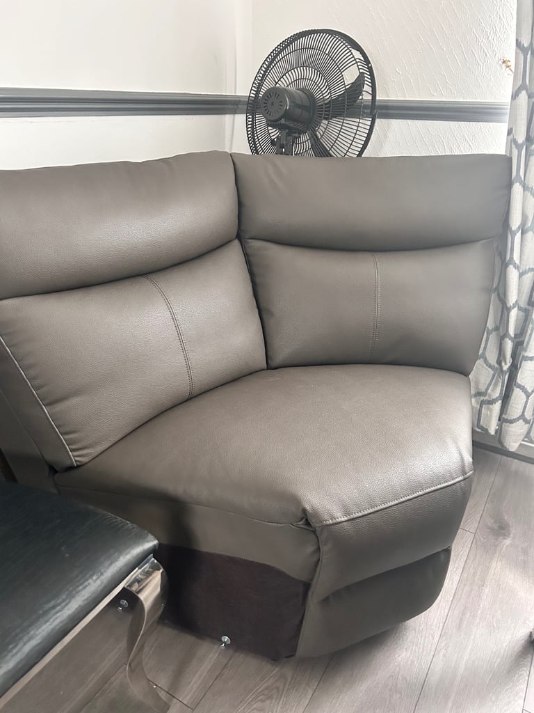 Modular corner sofa