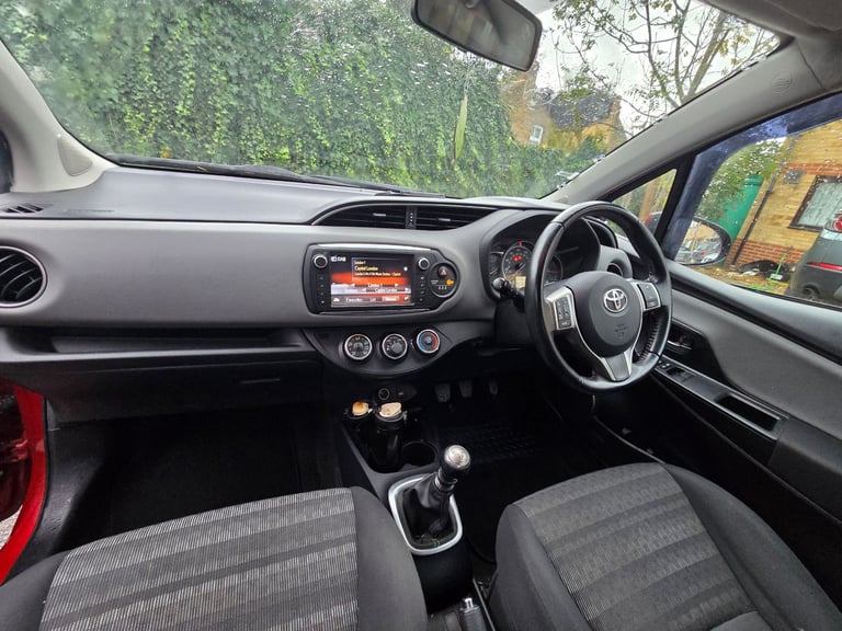 Toyota, YARIS, Hatchback, 2016, Manual, 1329 (cc), 5 doors