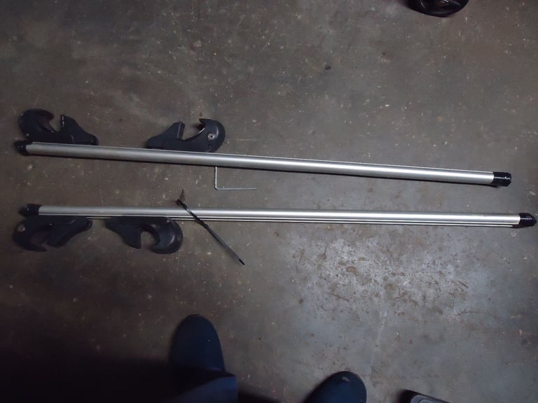 CAR ROOF BARS