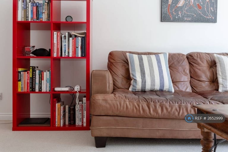 1 bedroom flat in Cambridge Heath Road, London, E2 (1 bed) (#2652999)