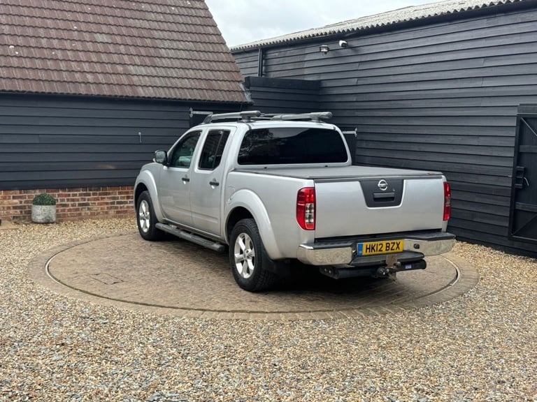 2012 Nissan Navara Double Cab Pick Up Tekna 2.5dCi 190 4WD PICK UP DIESEL Manual