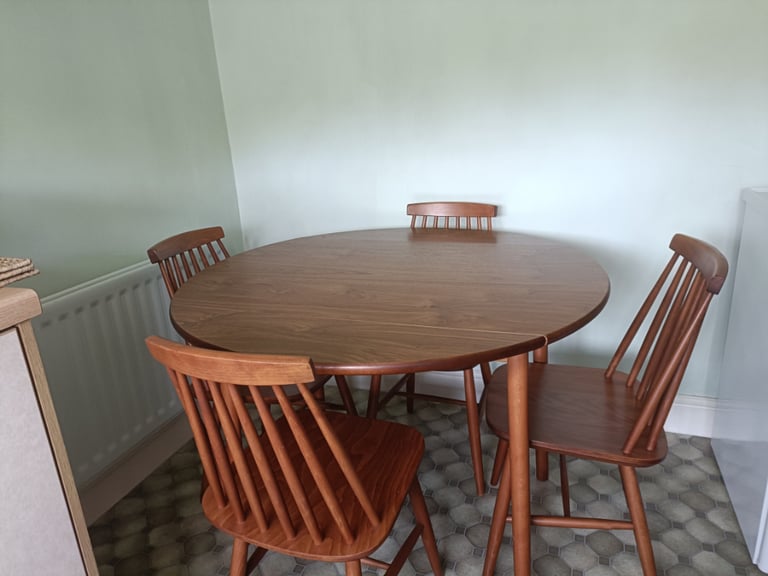 Extendable Wooden Dining Table And 4 Chairs