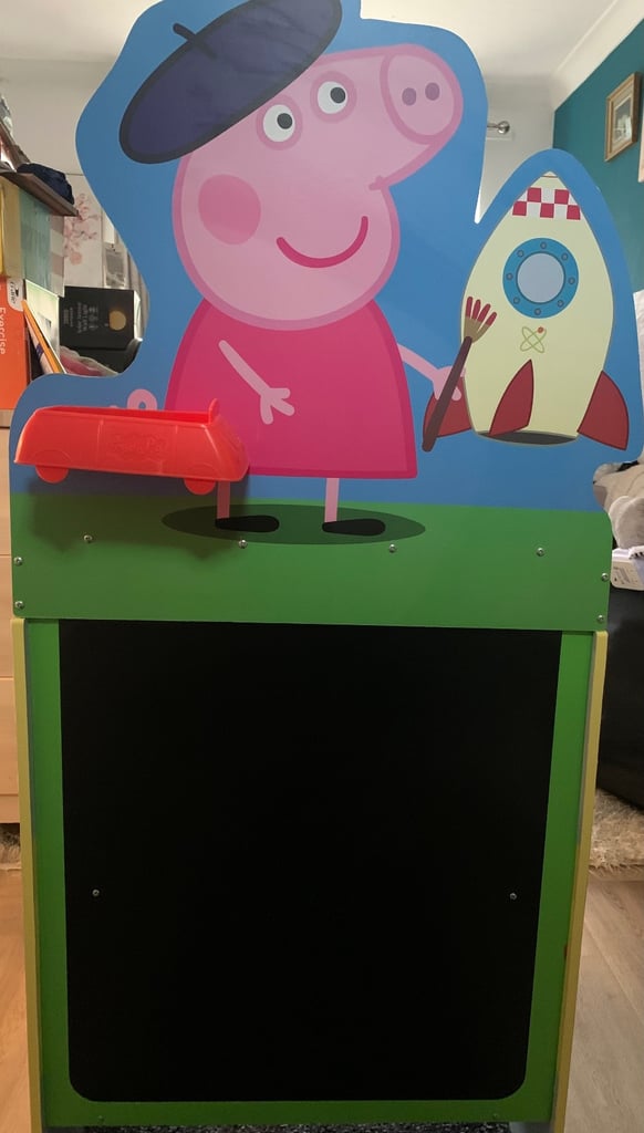 Peppa pig easel chalkboard