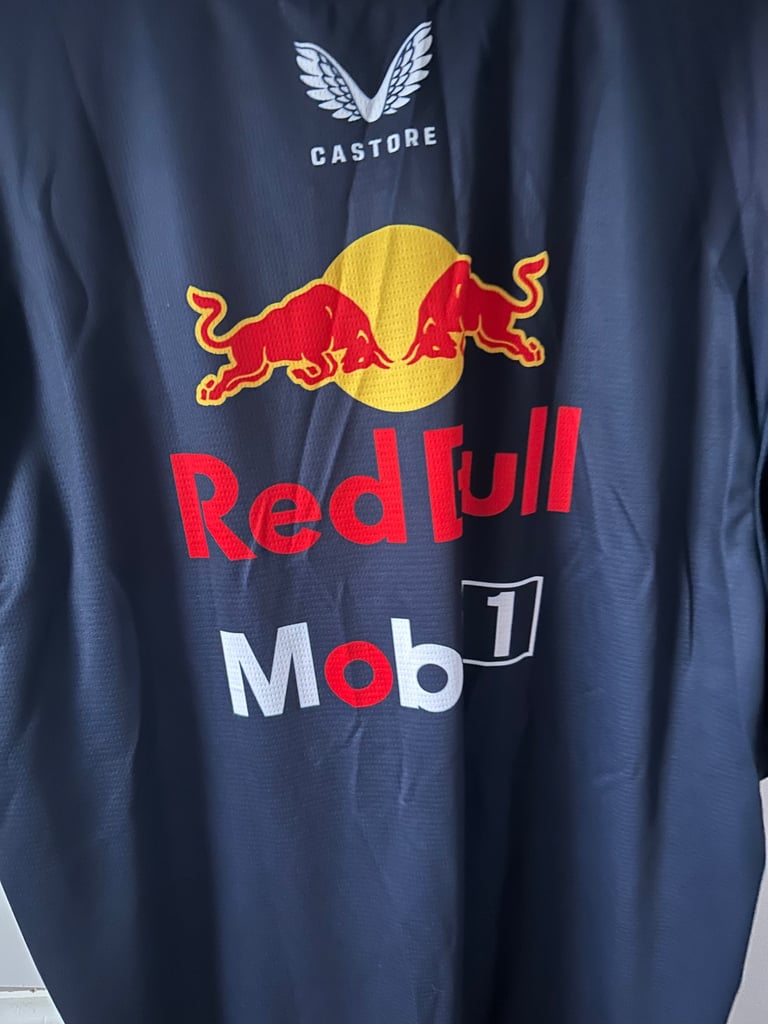 MENS BRAND NEW RED BULL T SHIRT XL