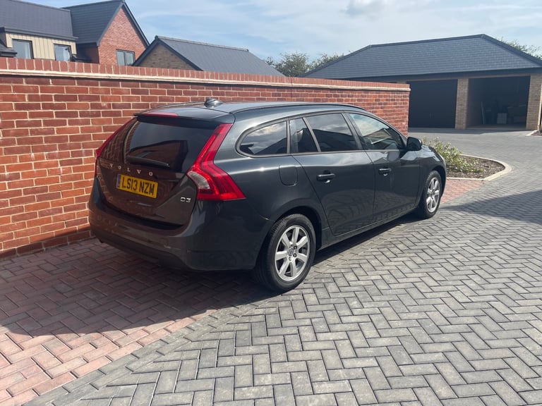 VOLVO V60 2.0 ESTATE 2013 only 1 Previous Owner
